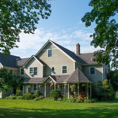 High Hill Inn Монтпилиер Экстерьер фото
